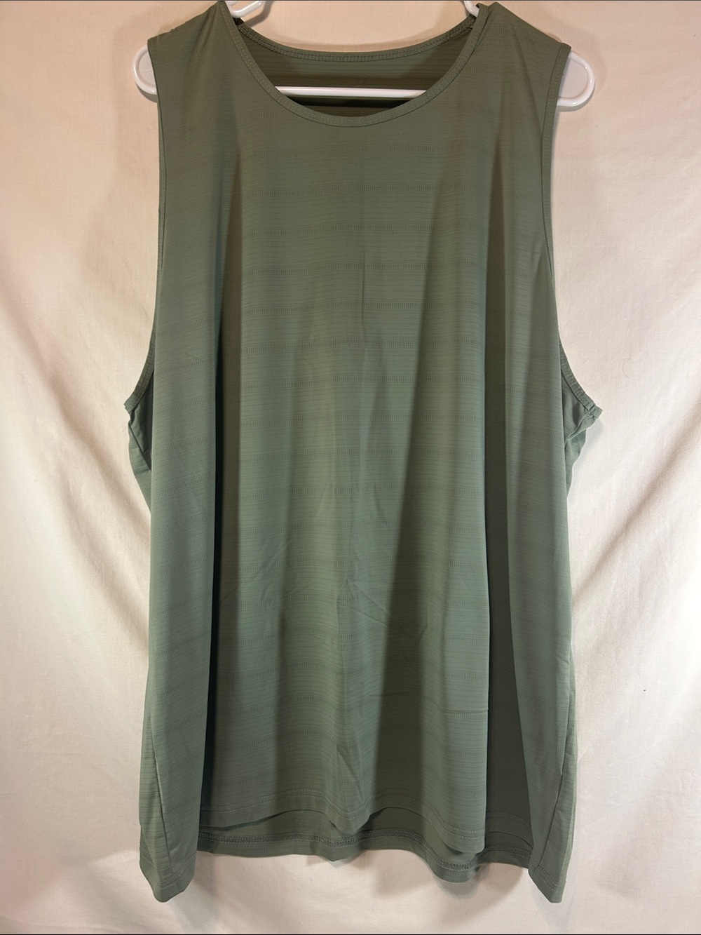 PILAMOR men’s sleeveless tank top in sage green